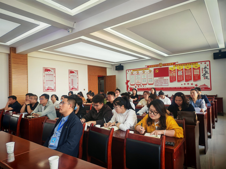 交易中心召開中介代理機構(gòu)場內(nèi)培訓會 提升招投標代理服務水平